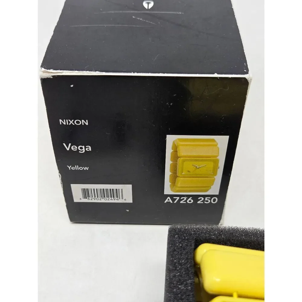 NIXON THE VEGA LOVE THE HOTNESS LADIES QUARTZ YELLOW SQUARE WATCH NEW BATTERY